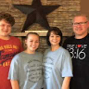 Meet your Posher, Lorie